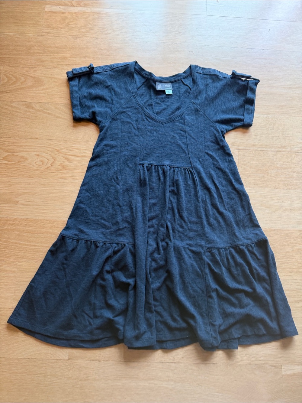 Saturday Sunday women’s small Black Short-Sleeve Tiered Knit Dress